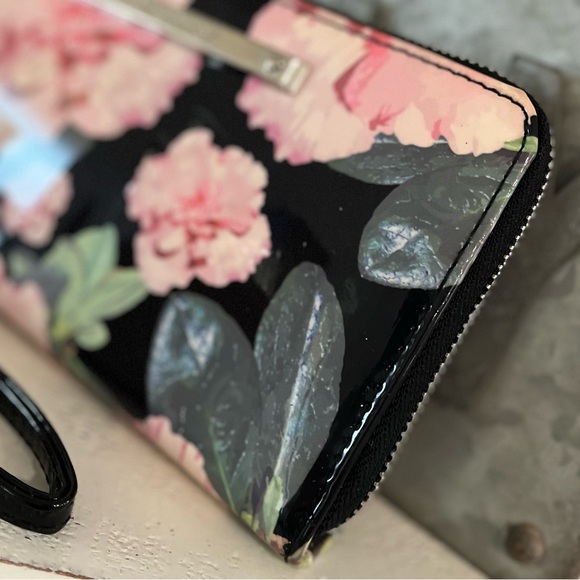 Betsey Johnson Black Pink Peony Floral Zip Around Wristlet Wallet * Discontinued - Picture 9 of 16